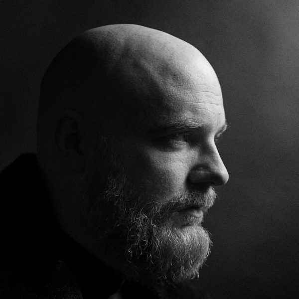 Interview with ‘Shades Of Blue’ singer-songwriter Lilith Merlot – RCRD LBL